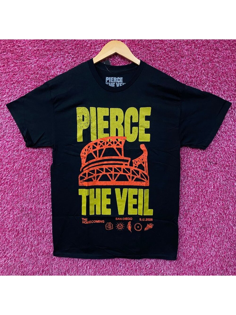 Pierce The Veil Homecoming Petco Park Graphic T-Shirt Medium